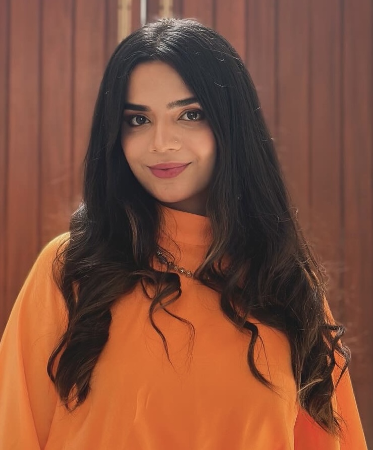Sheerin, founder of Glamossary, beauty blogger and skincare expert based in Dubai