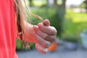 Dry Hair vs Damaged Hair: How to Tell the Difference (and Fix Each One)